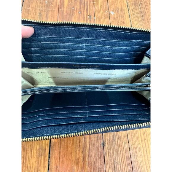 MICHAEL KORS Navy Mercer Multipocket Continental Zip Up Wallet - Picture 6 of 12